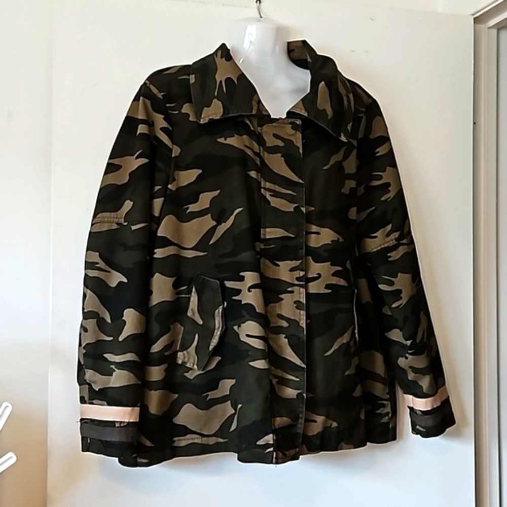 Me Jane Cotton Camo Jacket with Sequin Tiger Head Back